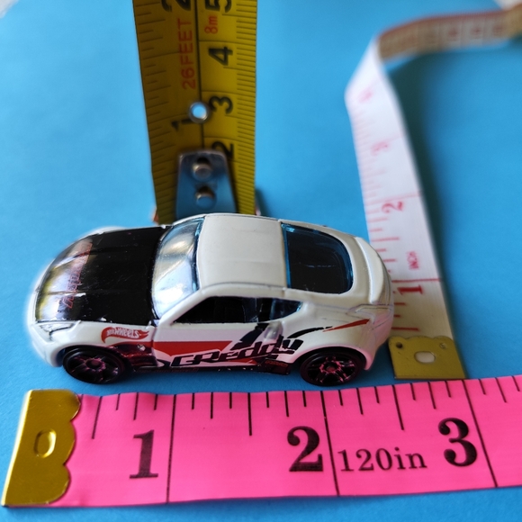 4/$20💥2009 NISSAN 370Z GREDDY 1:64 SCALE COLLECTIBLE DIORAMA DIECAST MODEL CAR - Picture 6 of 6